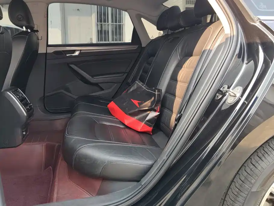 Volkswagen Passat — миниатюра 11
