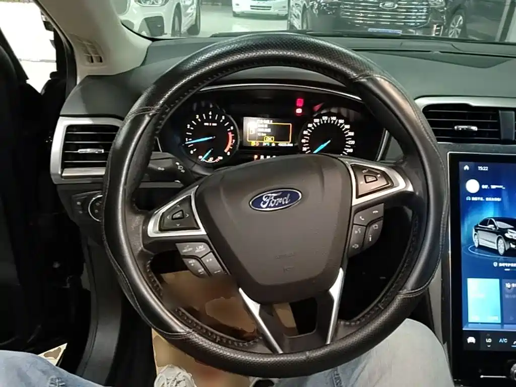 Ford Mondeo — миниатюра 11