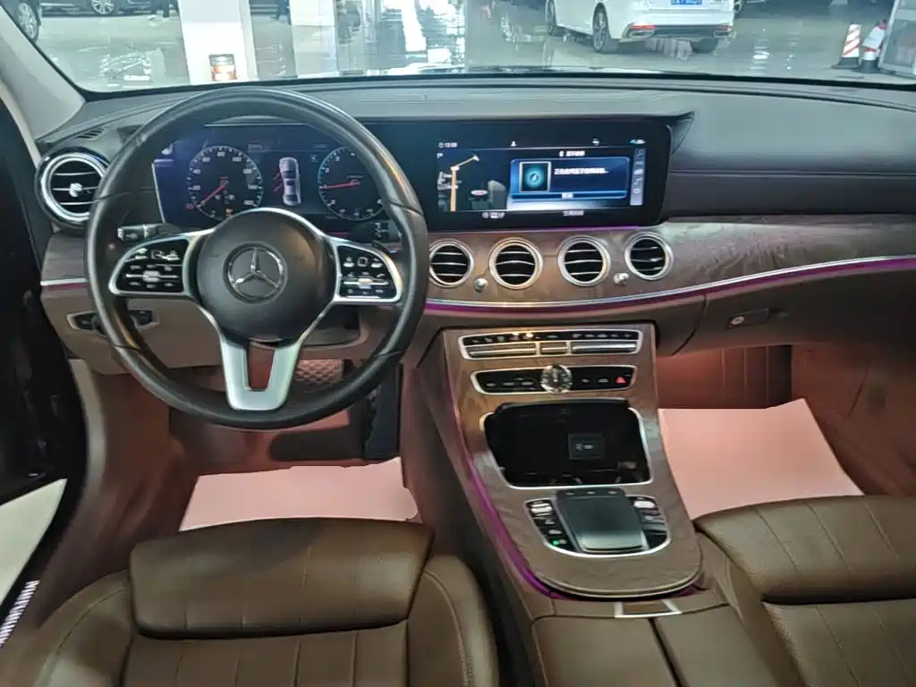 Mercedes-Benz E-Class — миниатюра 10
