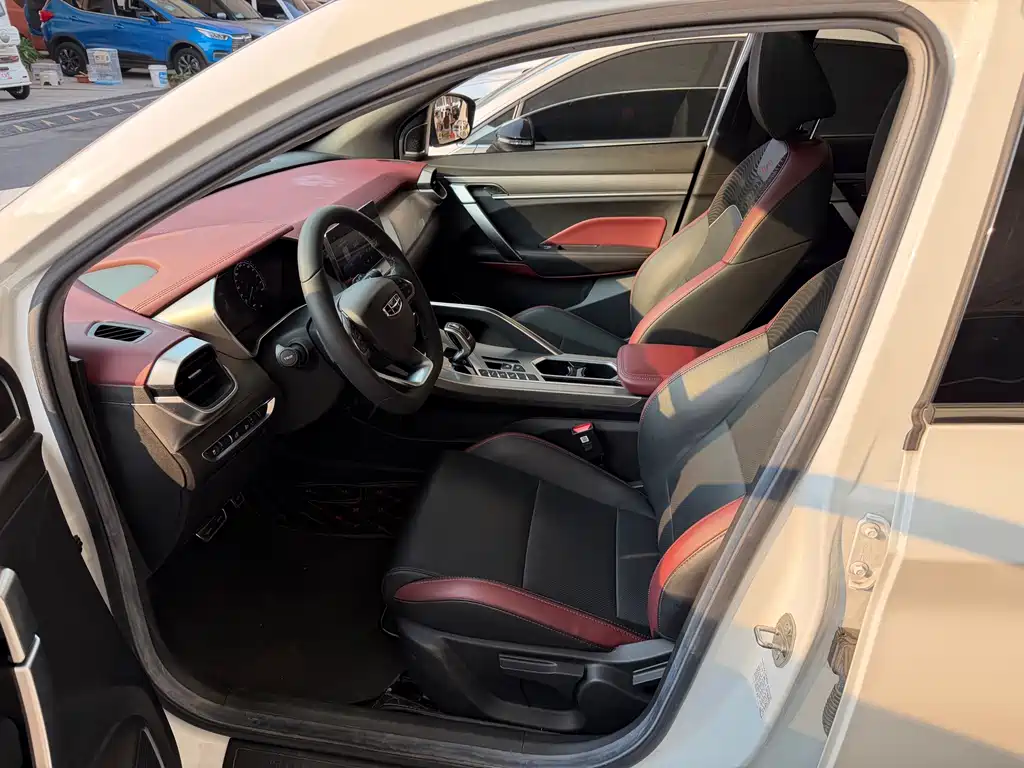 Geely Binyue — миниатюра 4