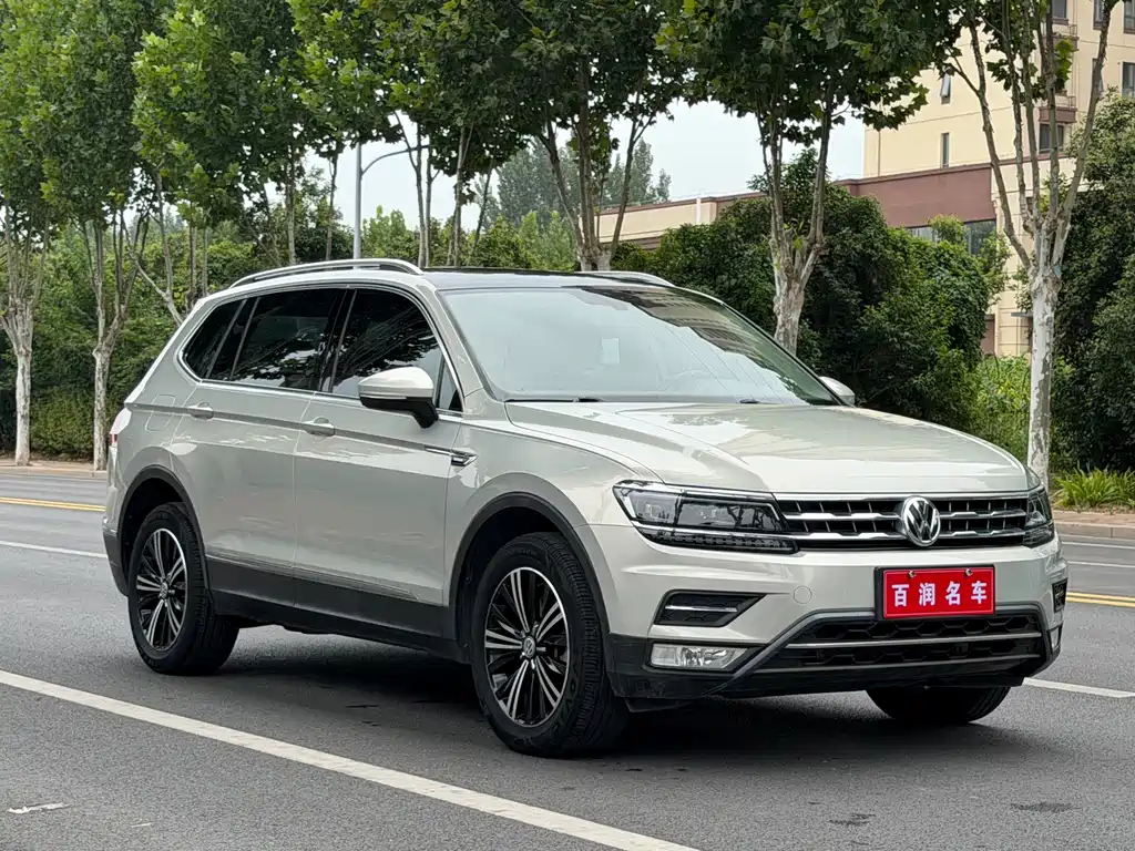 Volkswagen Tiguan L — миниатюра 2