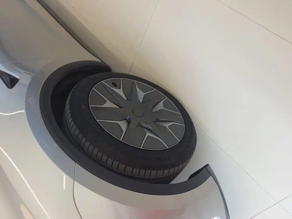 Tesla Model Y L — миниатюра 23
