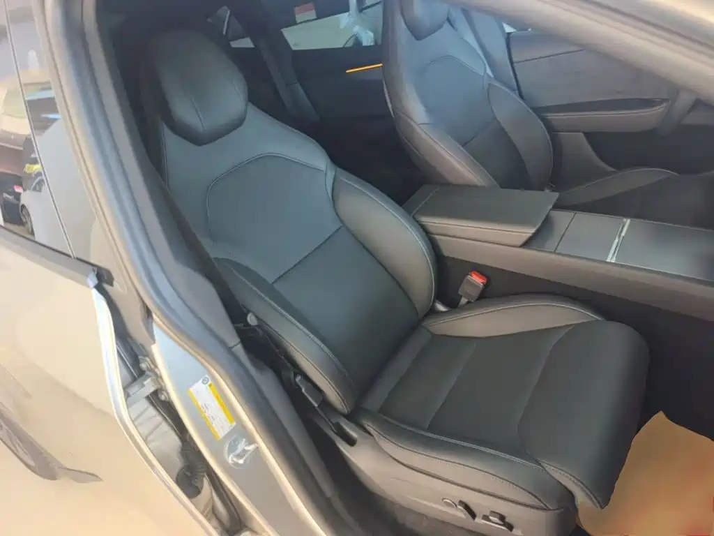 Tesla Model Y L — миниатюра 25