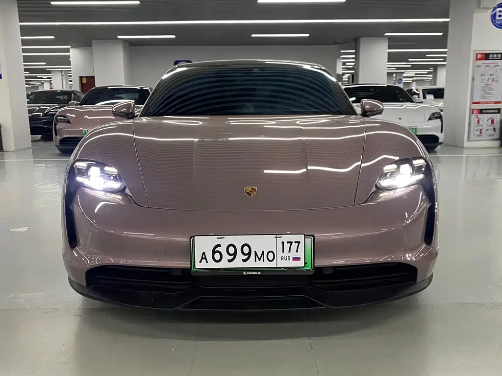Porsche Taycan — миниатюра 2
