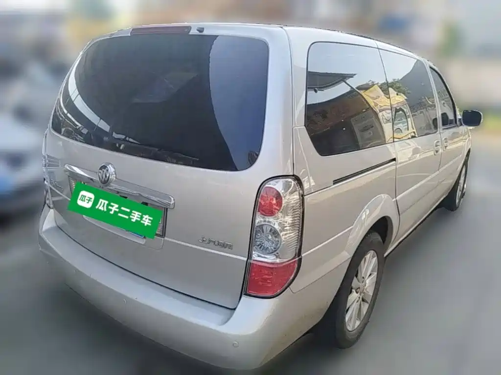 Buick GL8 — миниатюра 10