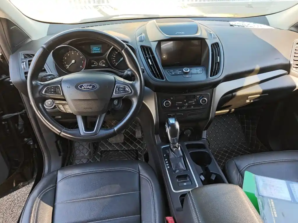 Ford Kuga — миниатюра 10
