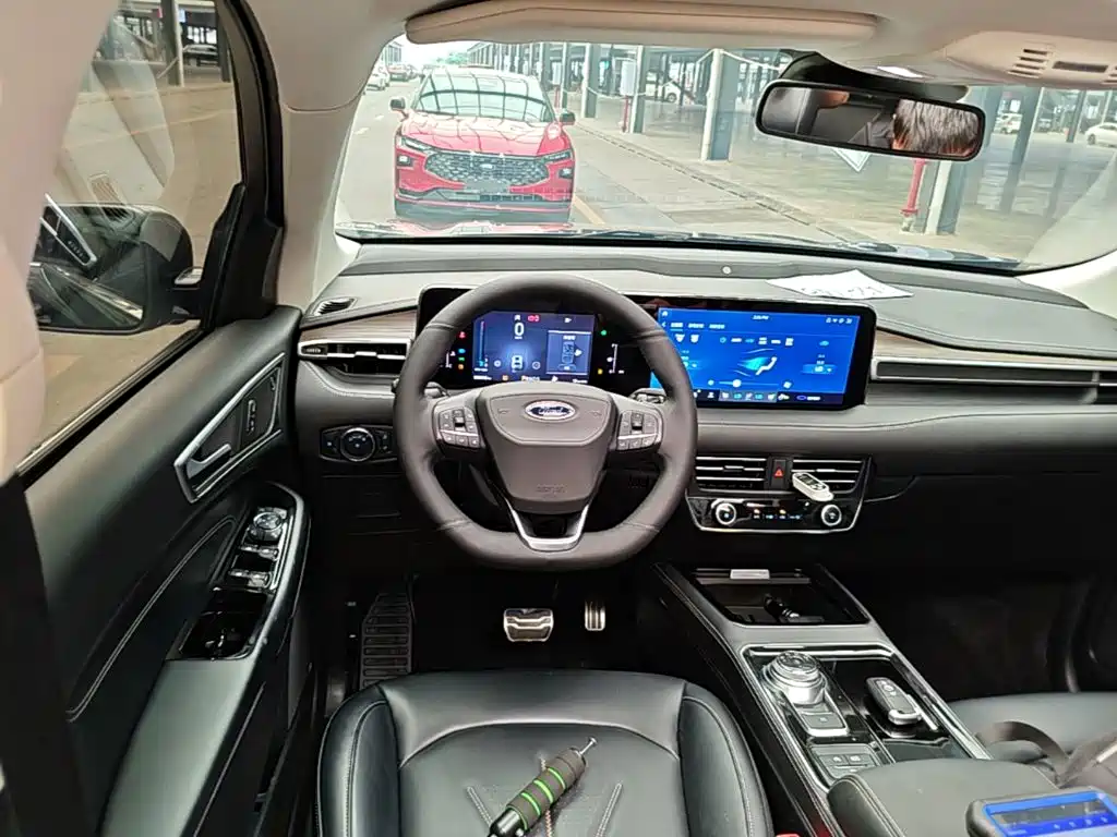 Ford Edge — миниатюра 11