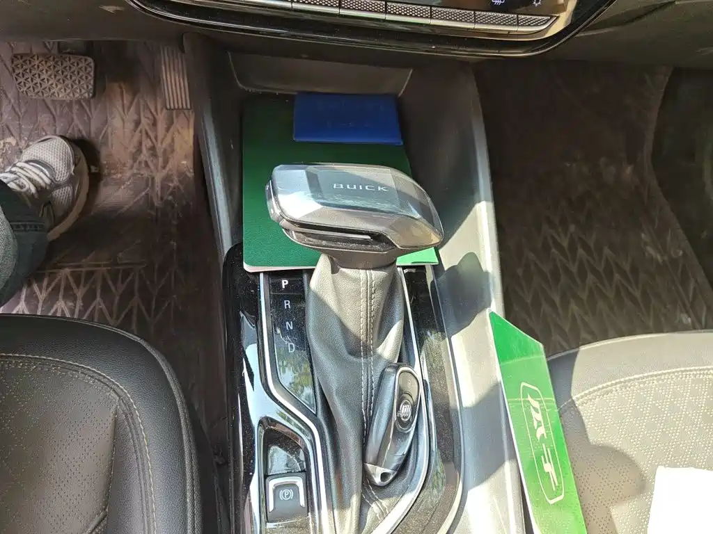 Buick Verano — миниатюра 10