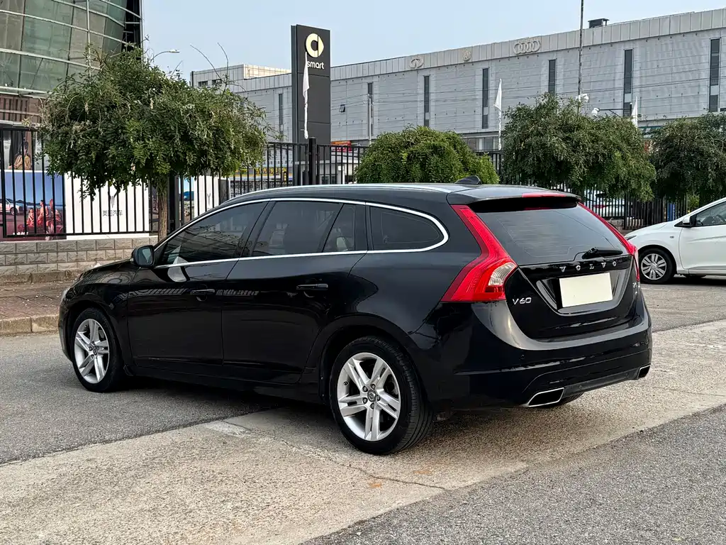 Volvo V60 — миниатюра 6