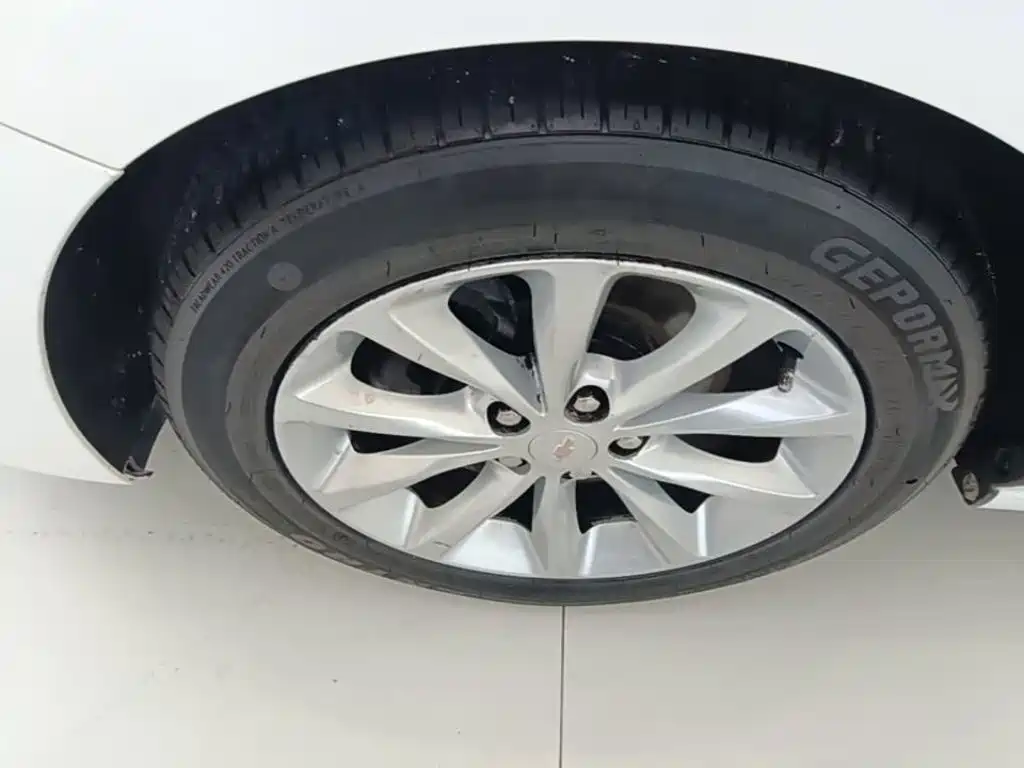 Chevrolet Cruze — миниатюра 23