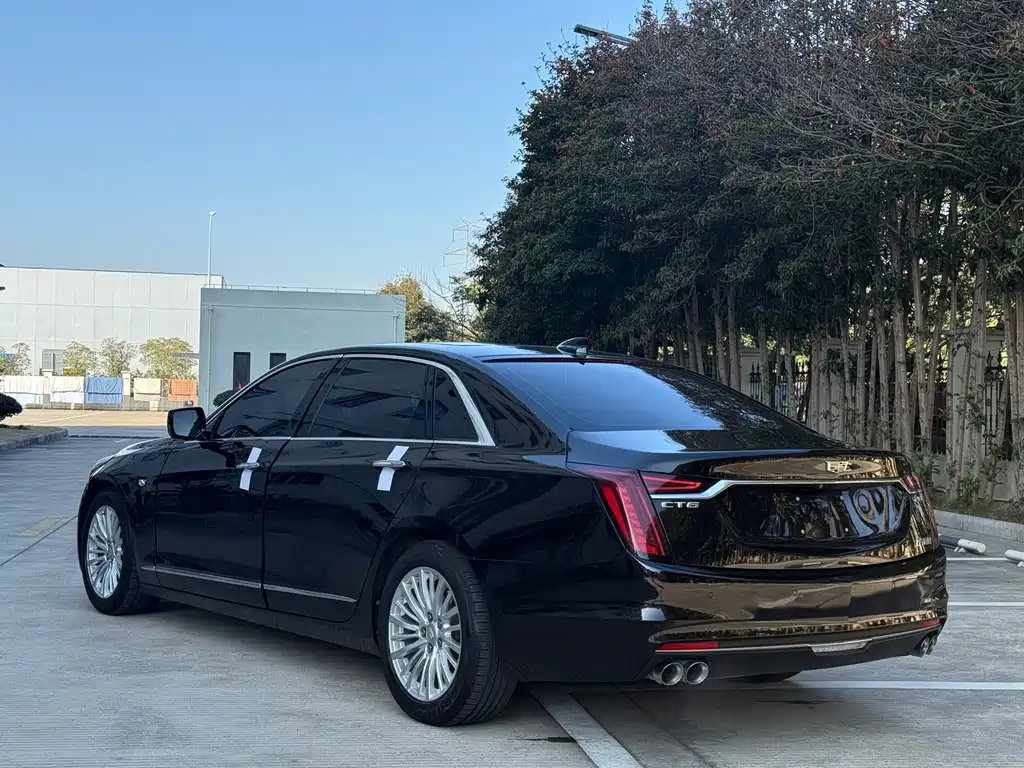 CADILLAC CT6