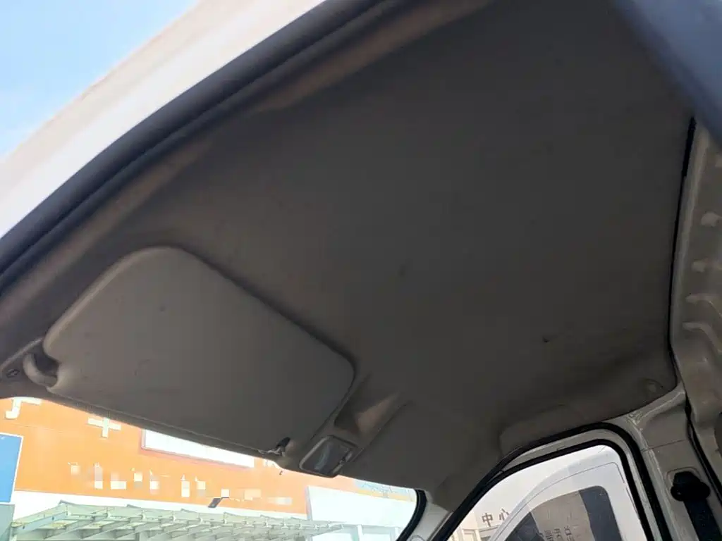 Wuling Yangguang — миниатюра 18