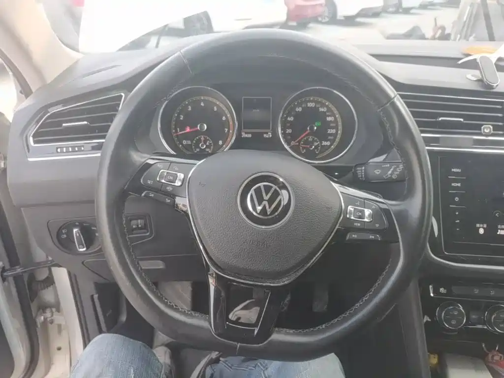 Volkswagen Tiguan L — миниатюра 11