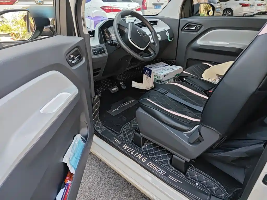 Wuling MINIEV — миниатюра 12