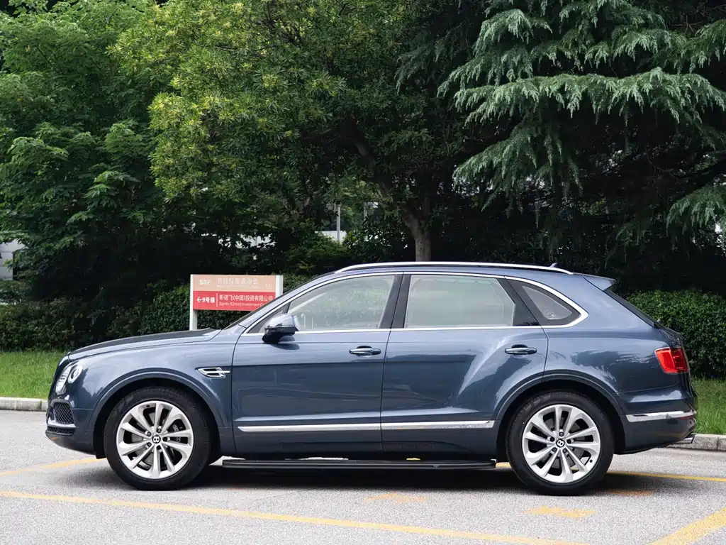 Bentley Bentayga — миниатюра 4