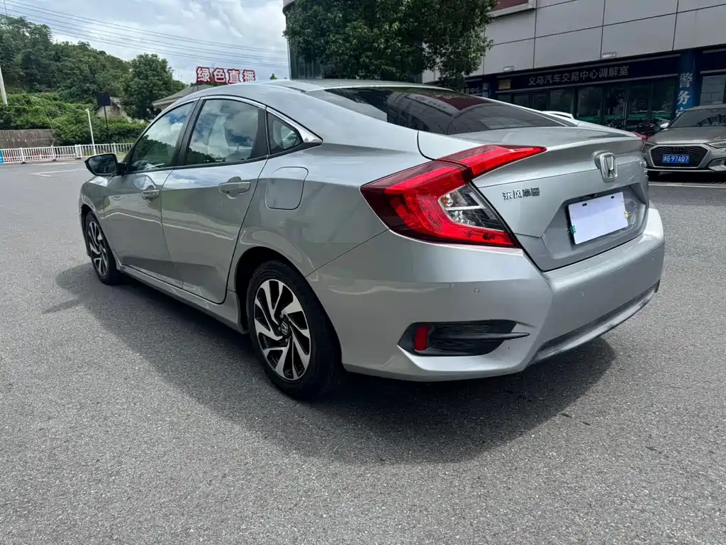 Honda Civic — миниатюра 7