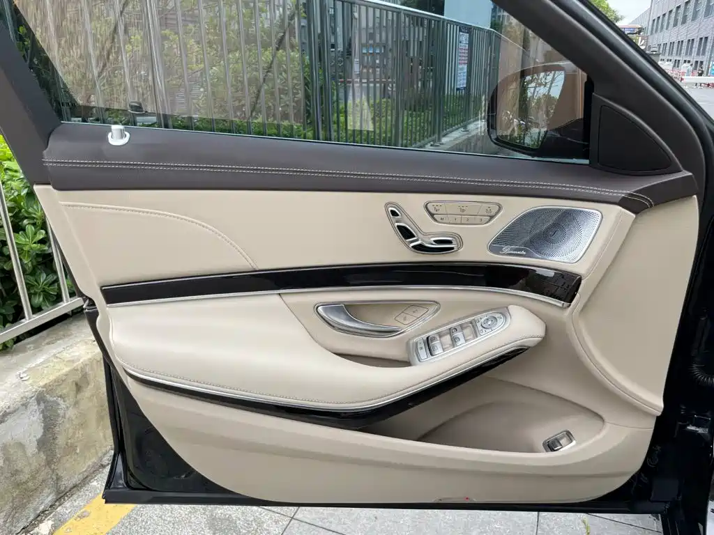 Mercedes-Benz S-Class — миниатюра 9