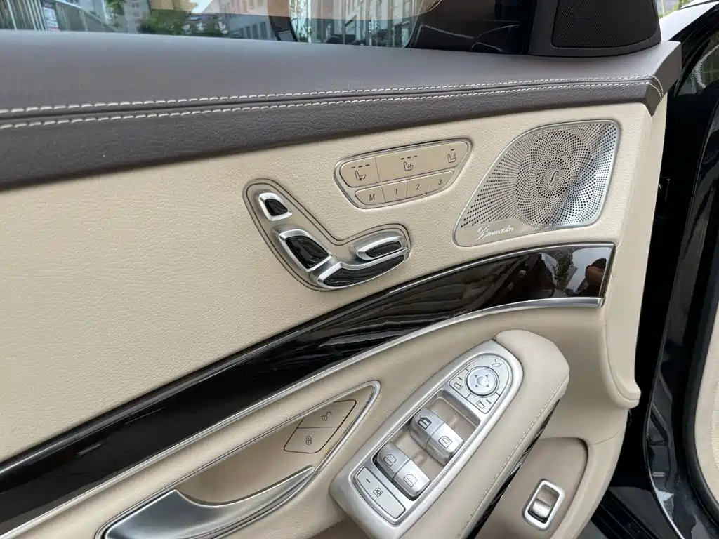 Mercedes-Benz S-Class — миниатюра 10