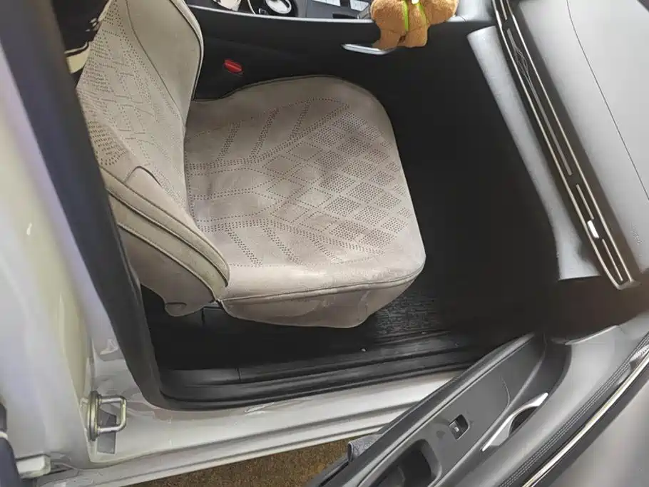 Hyundai Elantra — миниатюра 8