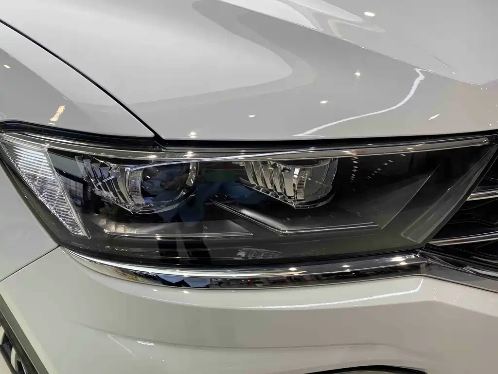 Volkswagen T-Roc — миниатюра 16