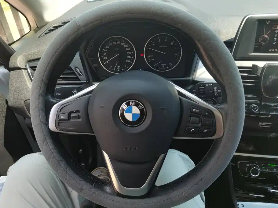 BMW 2 Series Active Tourer — миниатюра 15