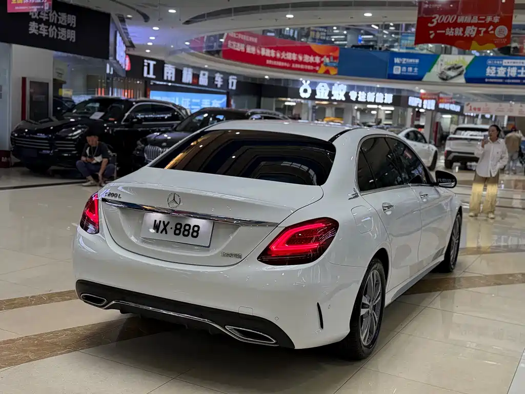 Mercedes-Benz C-Class — миниатюра 6
