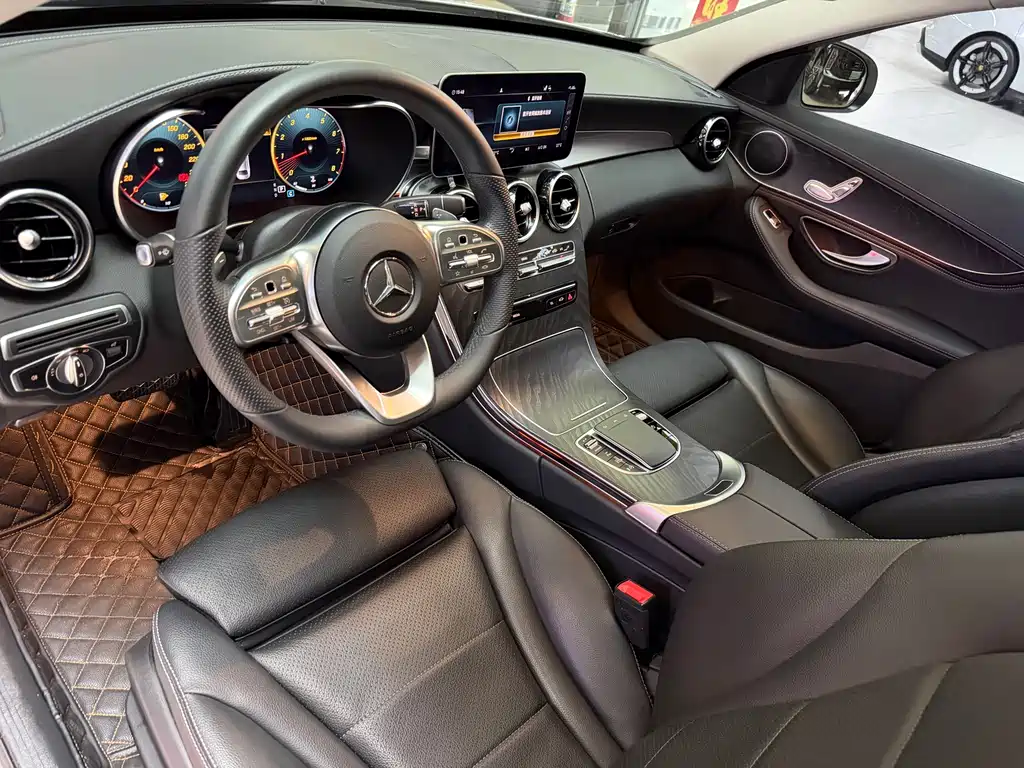 Mercedes-Benz C-Class — миниатюра 7