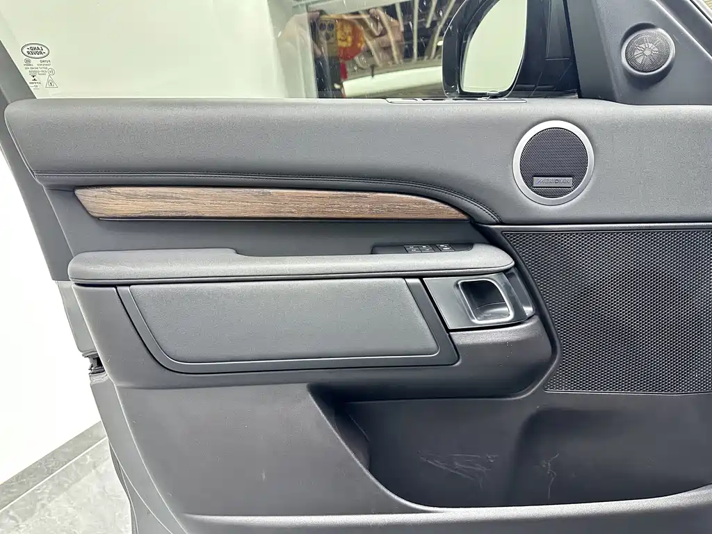 Land Rover Discovery — миниатюра 16