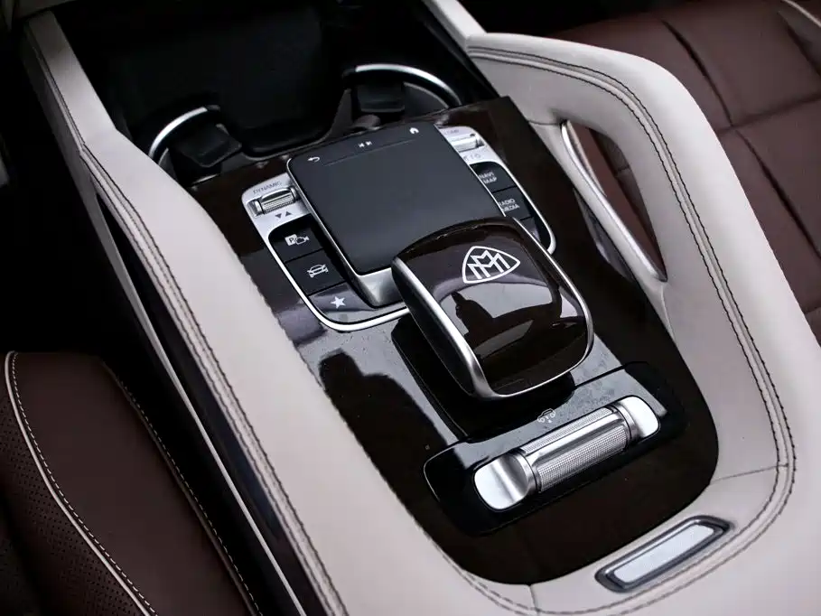 Mercedes-Benz GLS — миниатюра 10