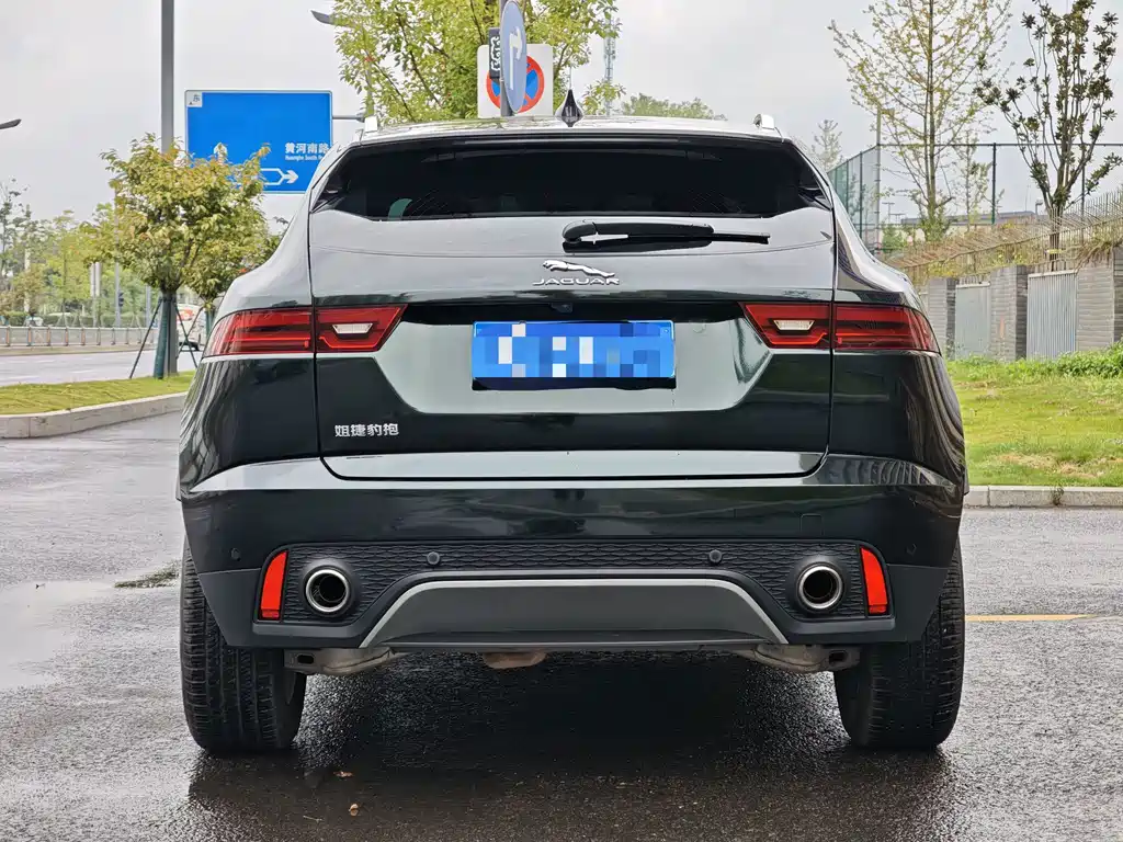Jaguar E-PACE — миниатюра 4