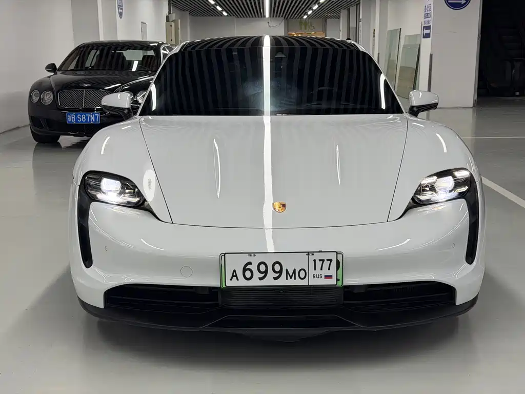 Porsche Taycan — миниатюра 2
