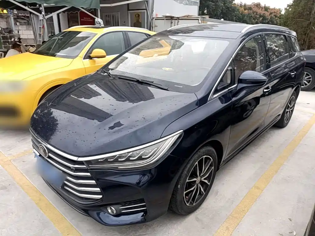 BYD MAX