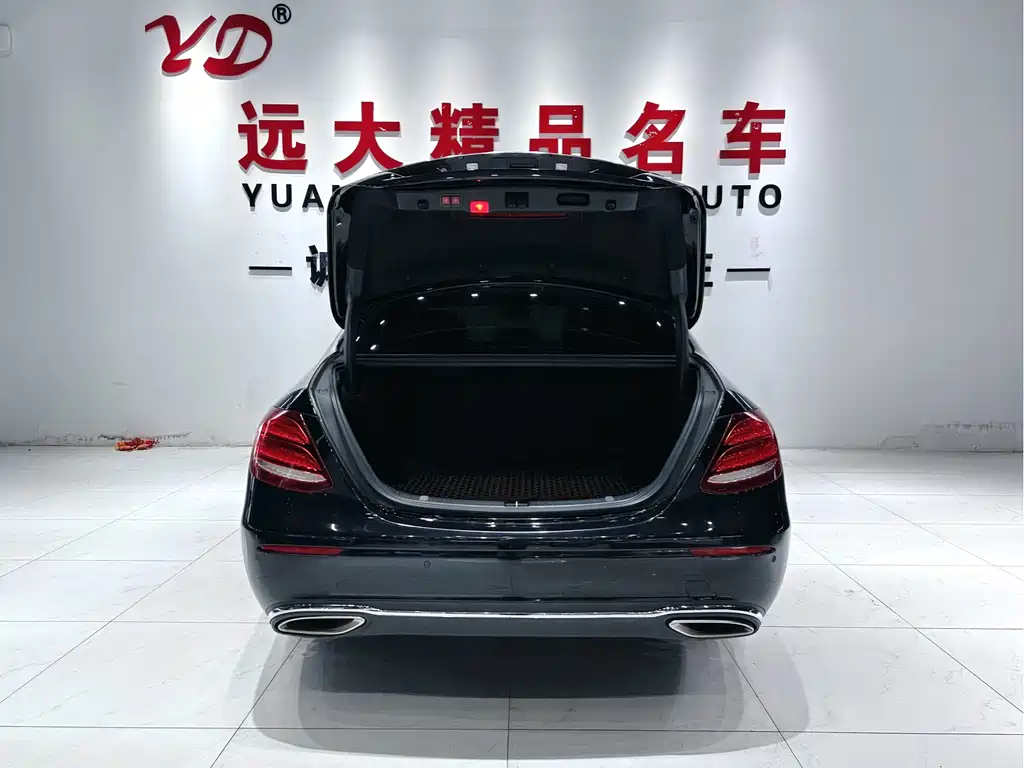 Mercedes-Benz E-Class — миниатюра 18