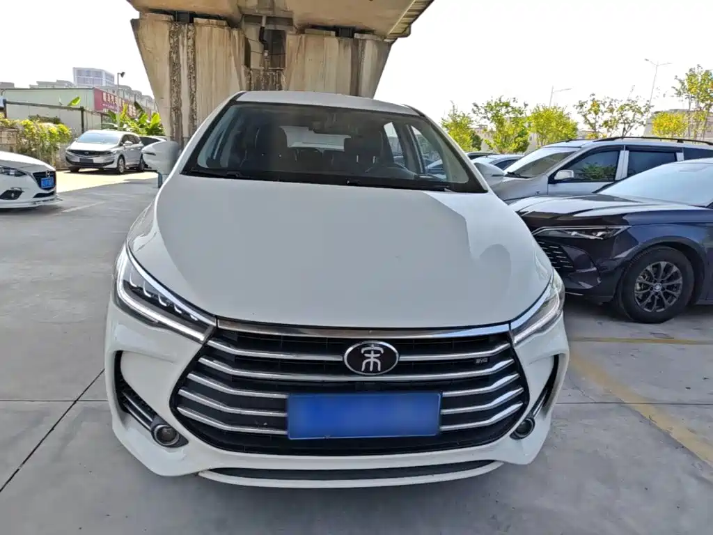 BYD MAX — миниатюра 3
