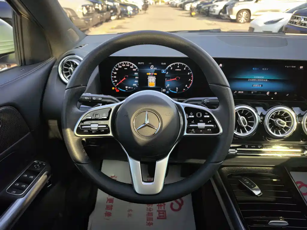 Mercedes-Benz GLA — миниатюра 14