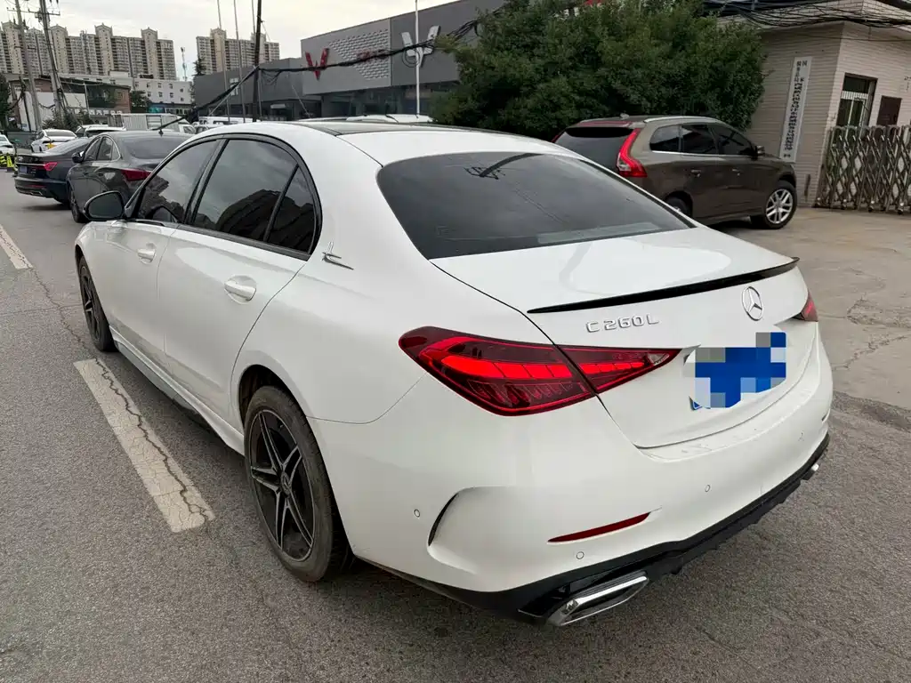 Mercedes-Benz C-Class — миниатюра 3