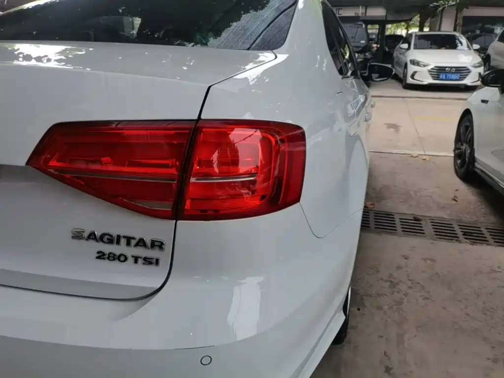Volkswagen Sagitar — миниатюра 8