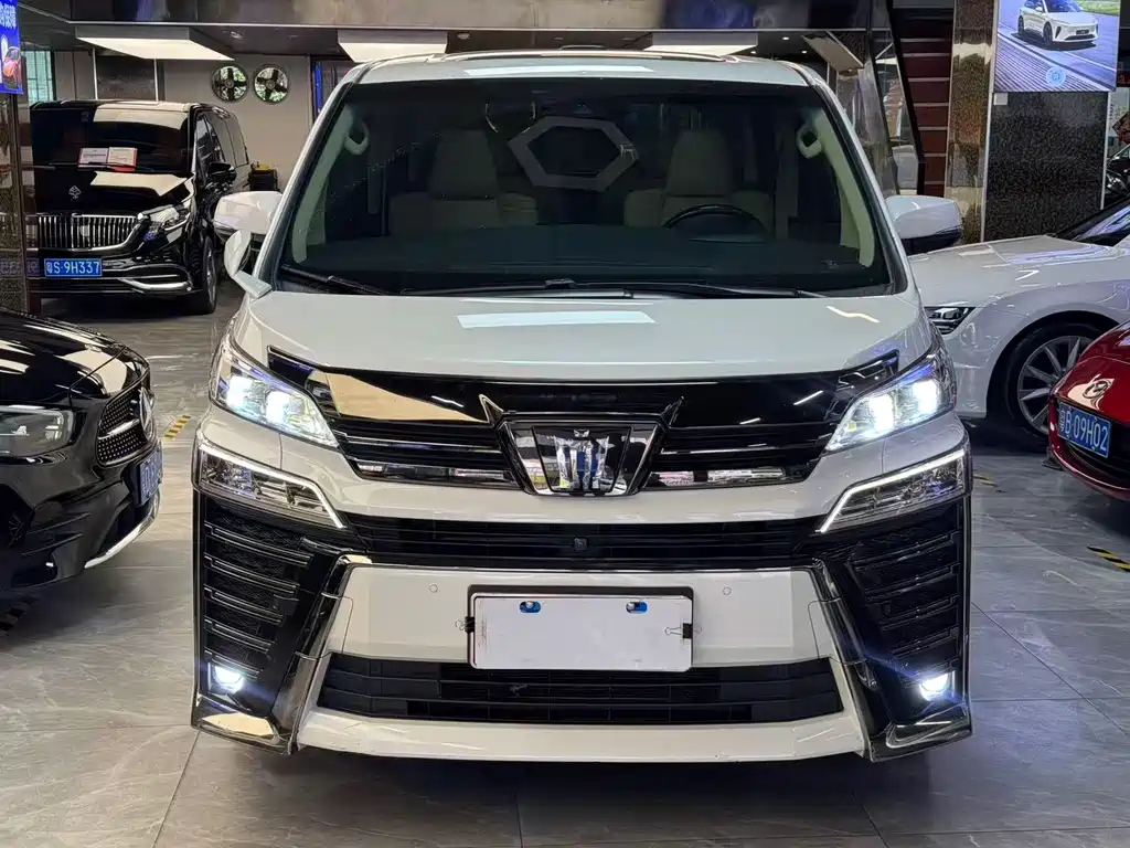 Toyota Vellfire — миниатюра 2