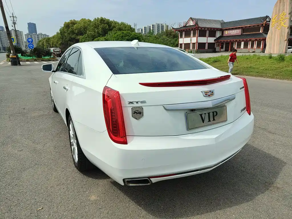 Cadillac XTS — миниатюра 9