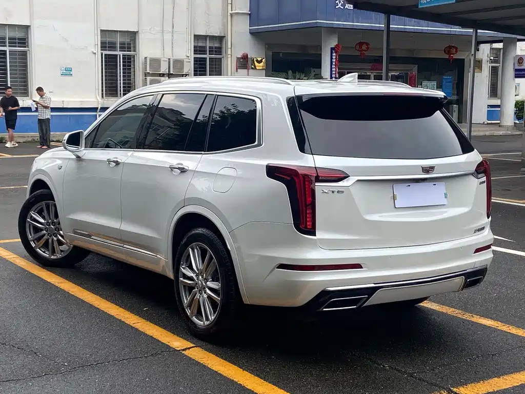 Cadillac XT6 — миниатюра 6