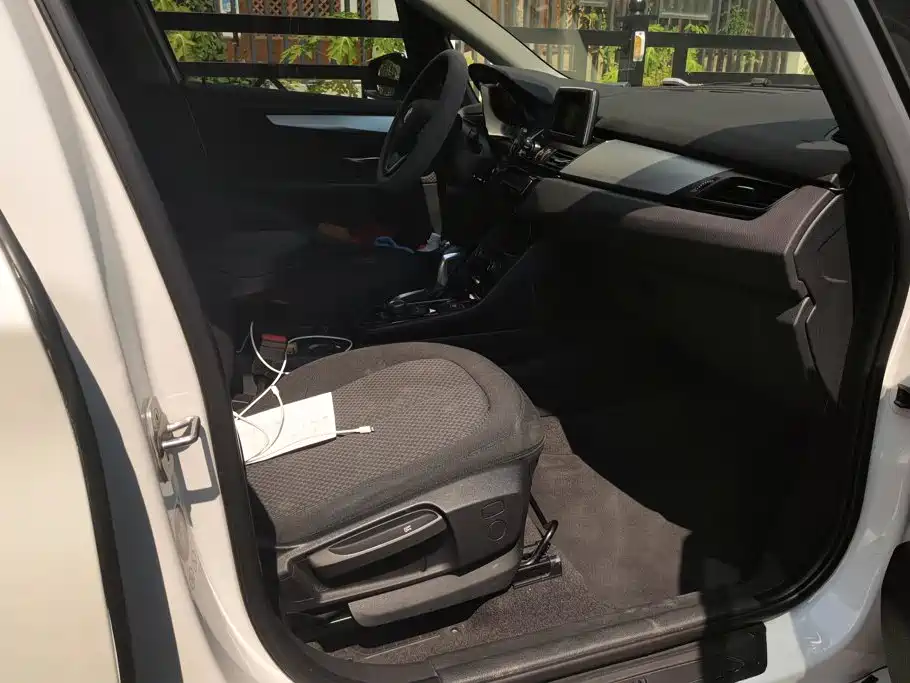 BMW 2 Series Active Tourer — миниатюра 8