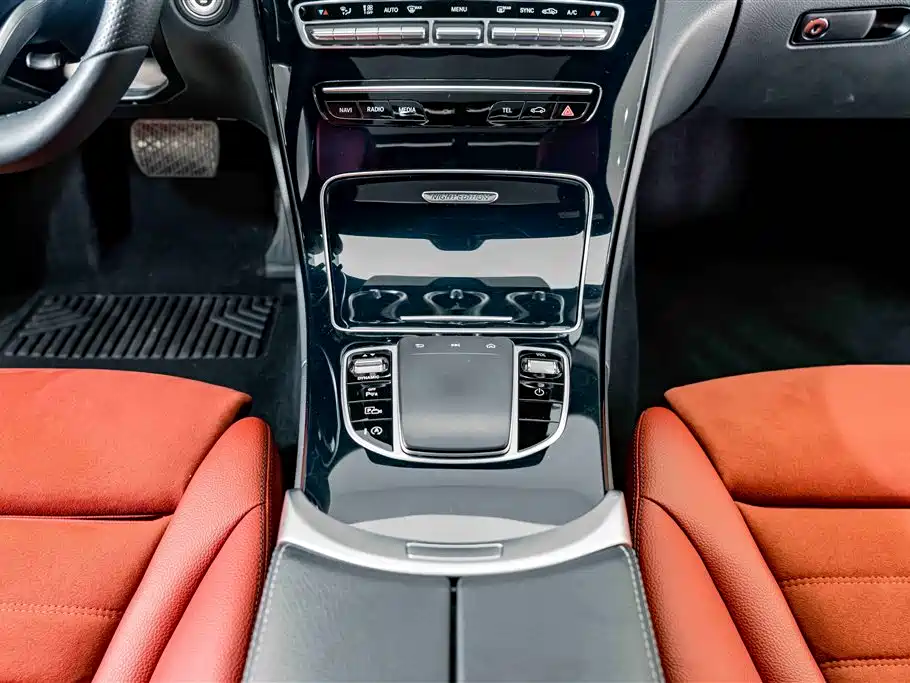 Mercedes-Benz C-Class — миниатюра 12