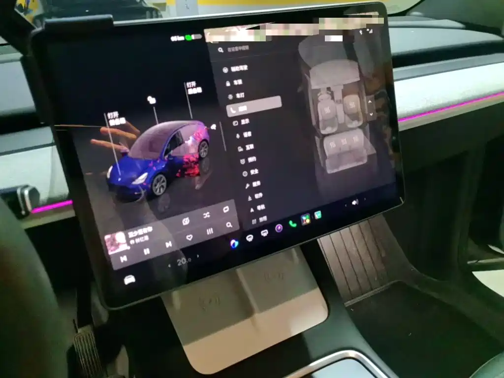 Tesla Model Y — миниатюра 9