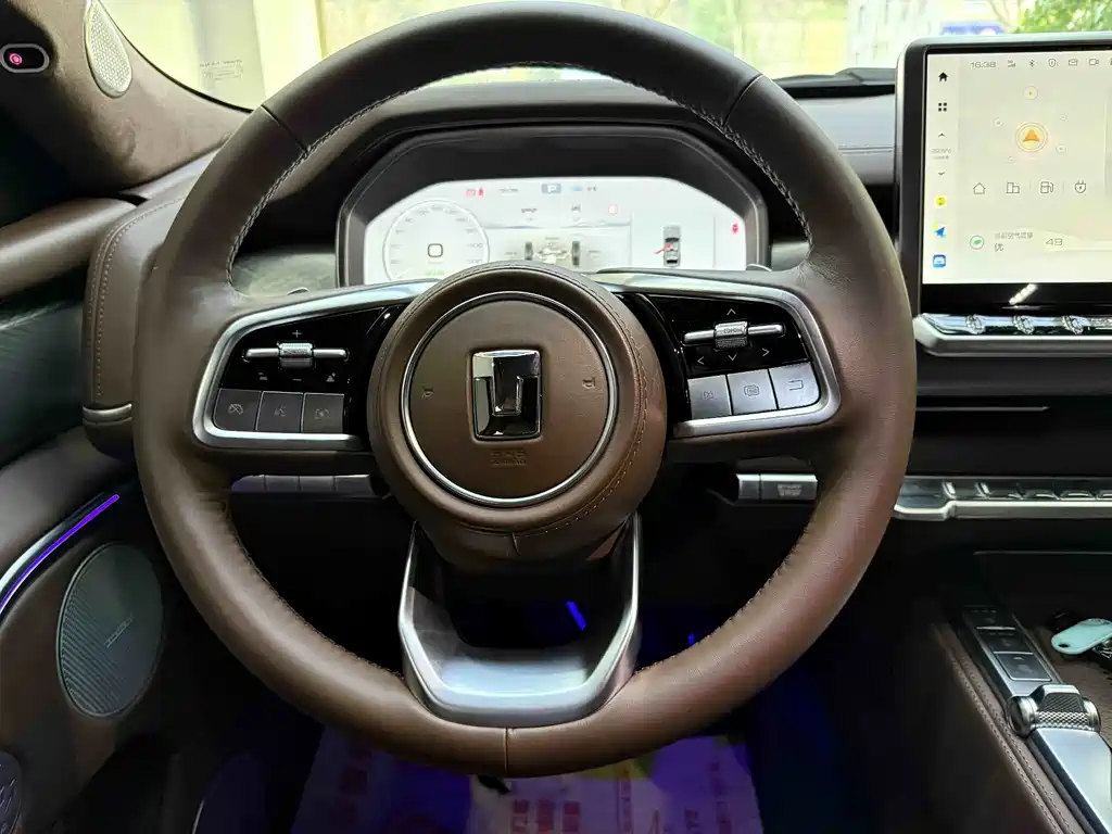 TANK TANK 700 NEW ENERGY