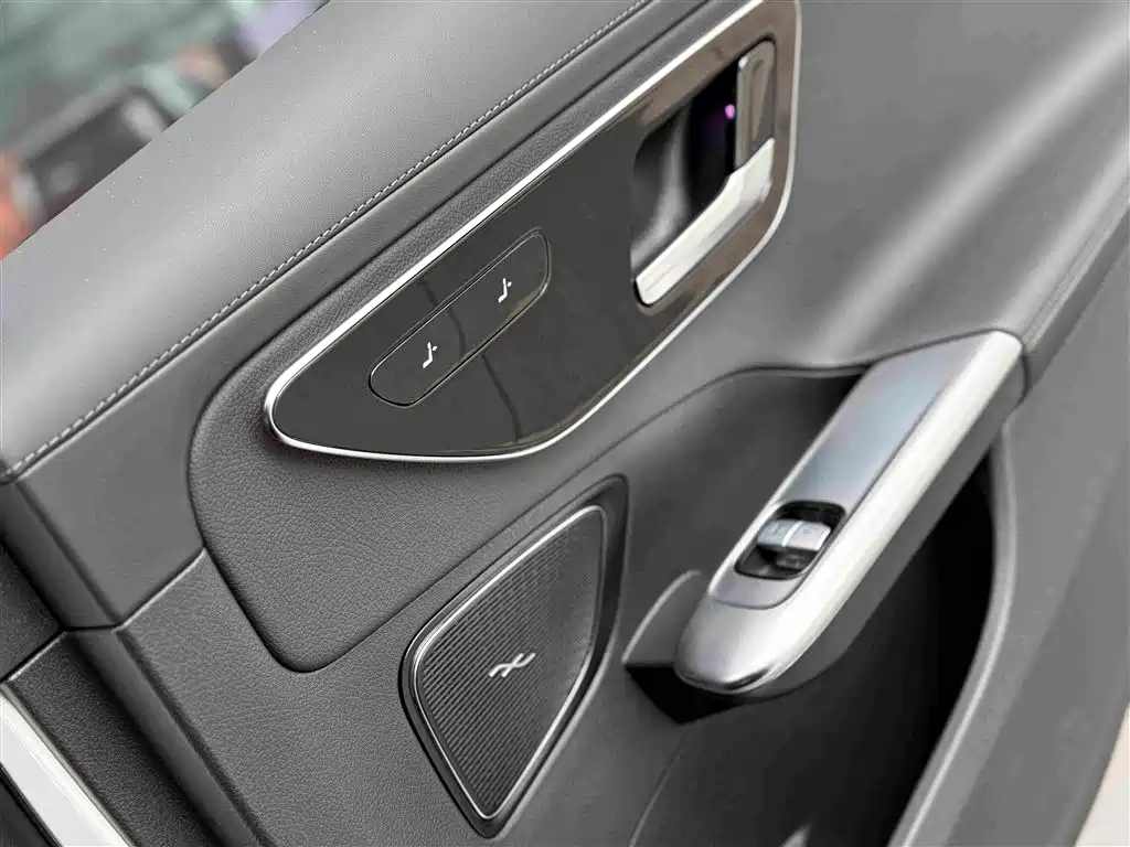 Mercedes-Benz C-Class — миниатюра 28
