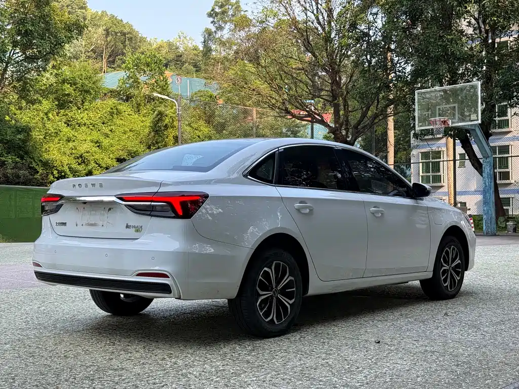 Roewe i6 MAX New Energy — миниатюра 4