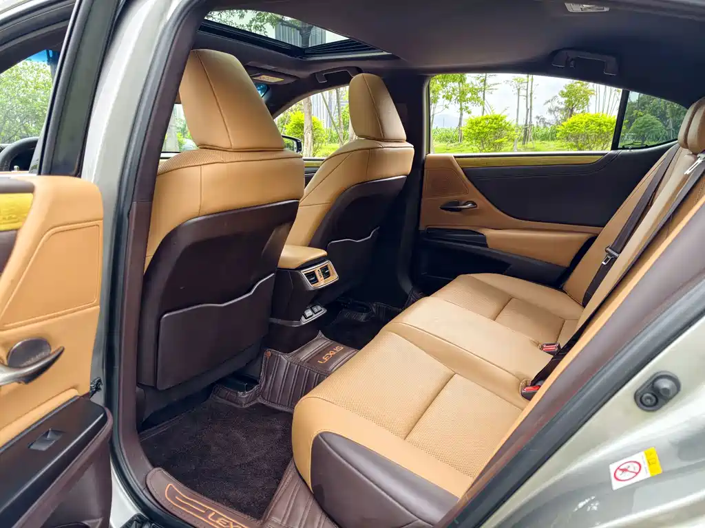Lexus ES — миниатюра 14