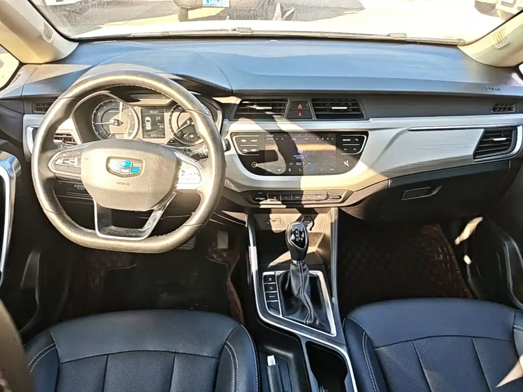 Geely Vision X3 — миниатюра 10