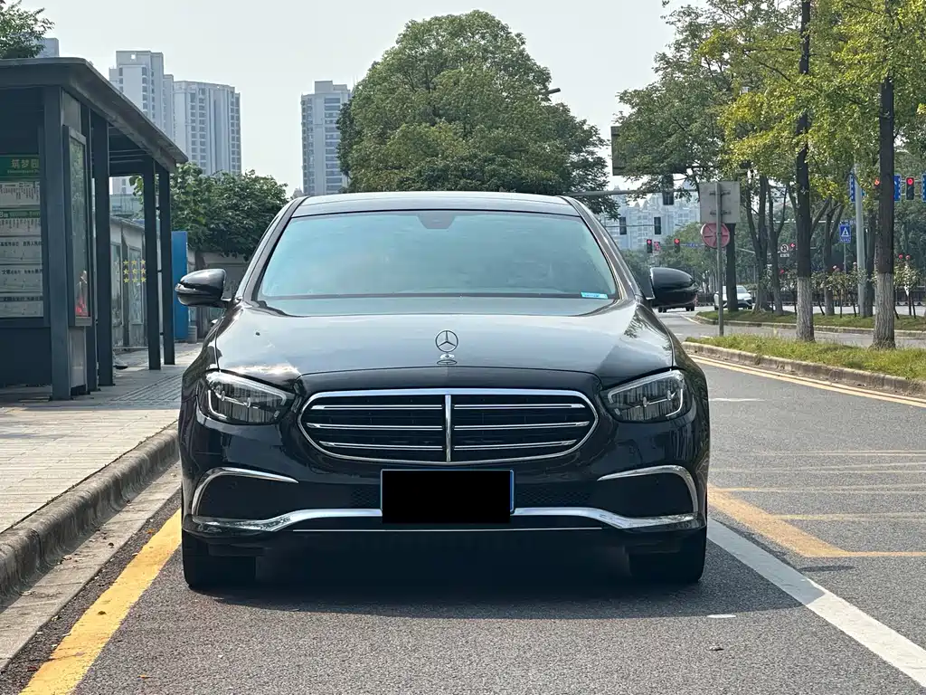 Mercedes-Benz E-Class — миниатюра 2