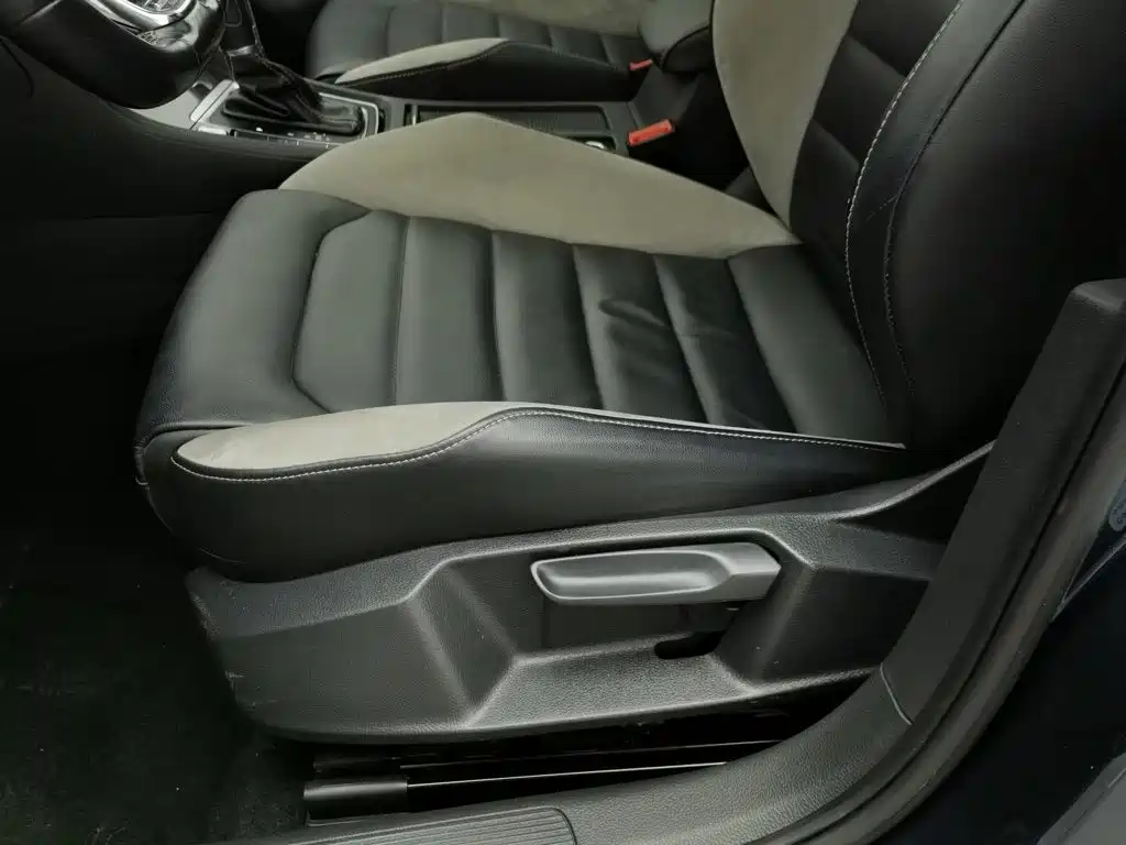Volkswagen Golf — миниатюра 20